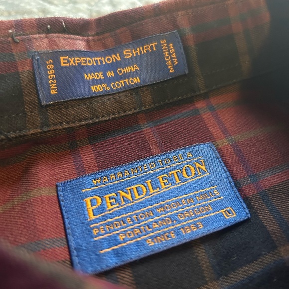 Beautiful Pendleton double pocket button-down shirt ; cranberry mauve Clean 👔 - Picture 4 of 9